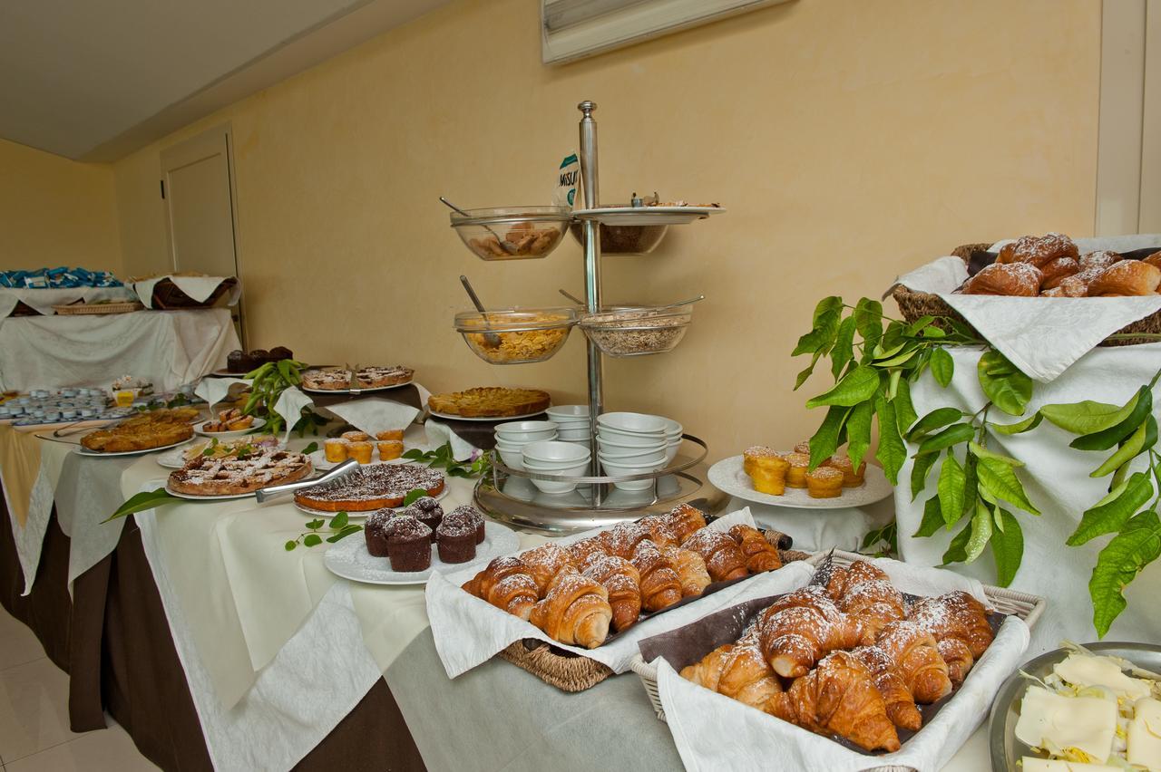 Hotel Borgo Marina Rodi Garganico Esterno foto